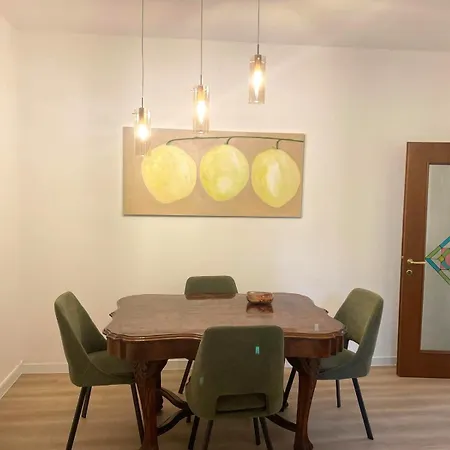 Queen Danila Местре